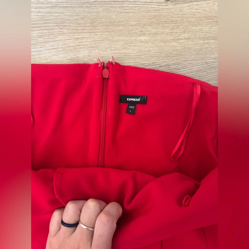 Express off the shoulder suit top - Picture 5 of 8